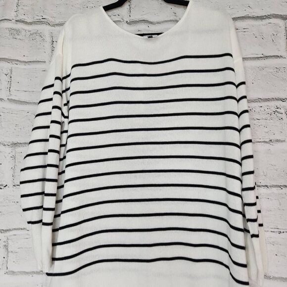 Cabi Knitted Button Up Striped Turnabout Cardigan Sweater White Size Medium 6164 - Picture 9 of 13